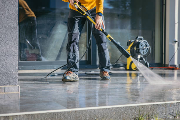 Garage Pressure Washing in Hooks, TX